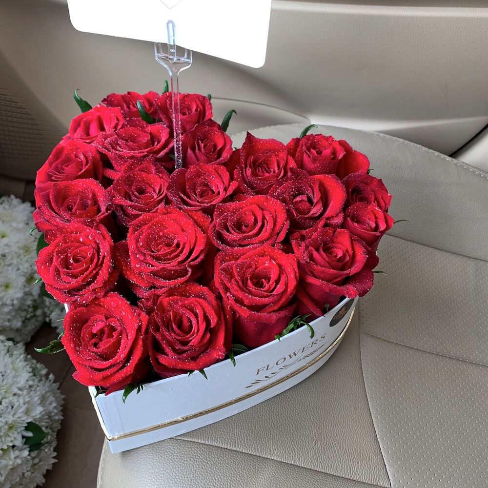 23 Red Roses Heart